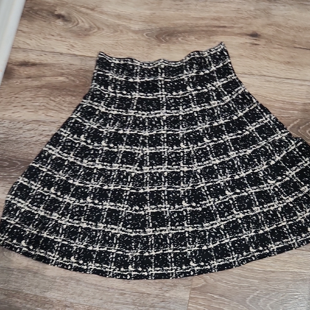 Max Studio Black and Cream A-Line Skirt